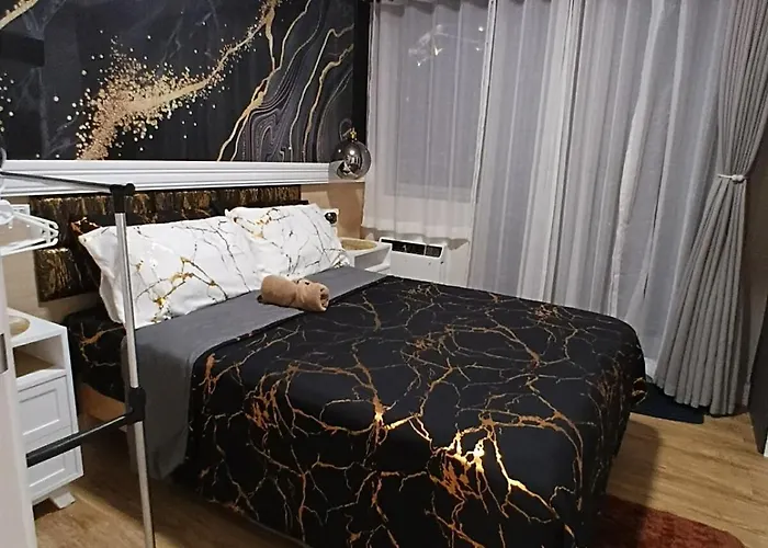 Отель Azure Urban Paranaque Velvet Horiyama