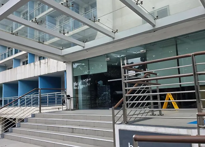 Отель Azure Urban Paranaque Velvet Horiyama 5*