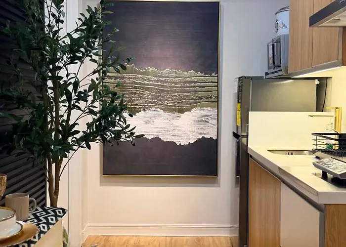 Отель Azure Urban Paranaque Velvet Horiyama Манила