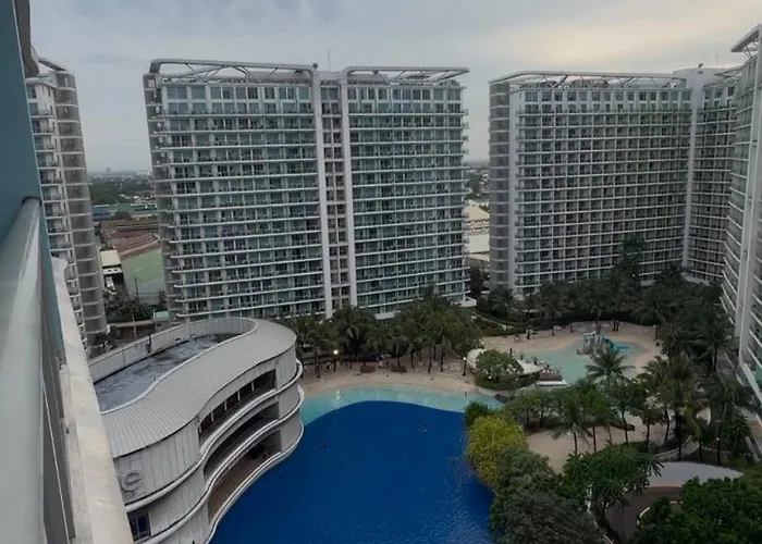 Отель Azure Urban Paranaque Velvet Horiyama Манила